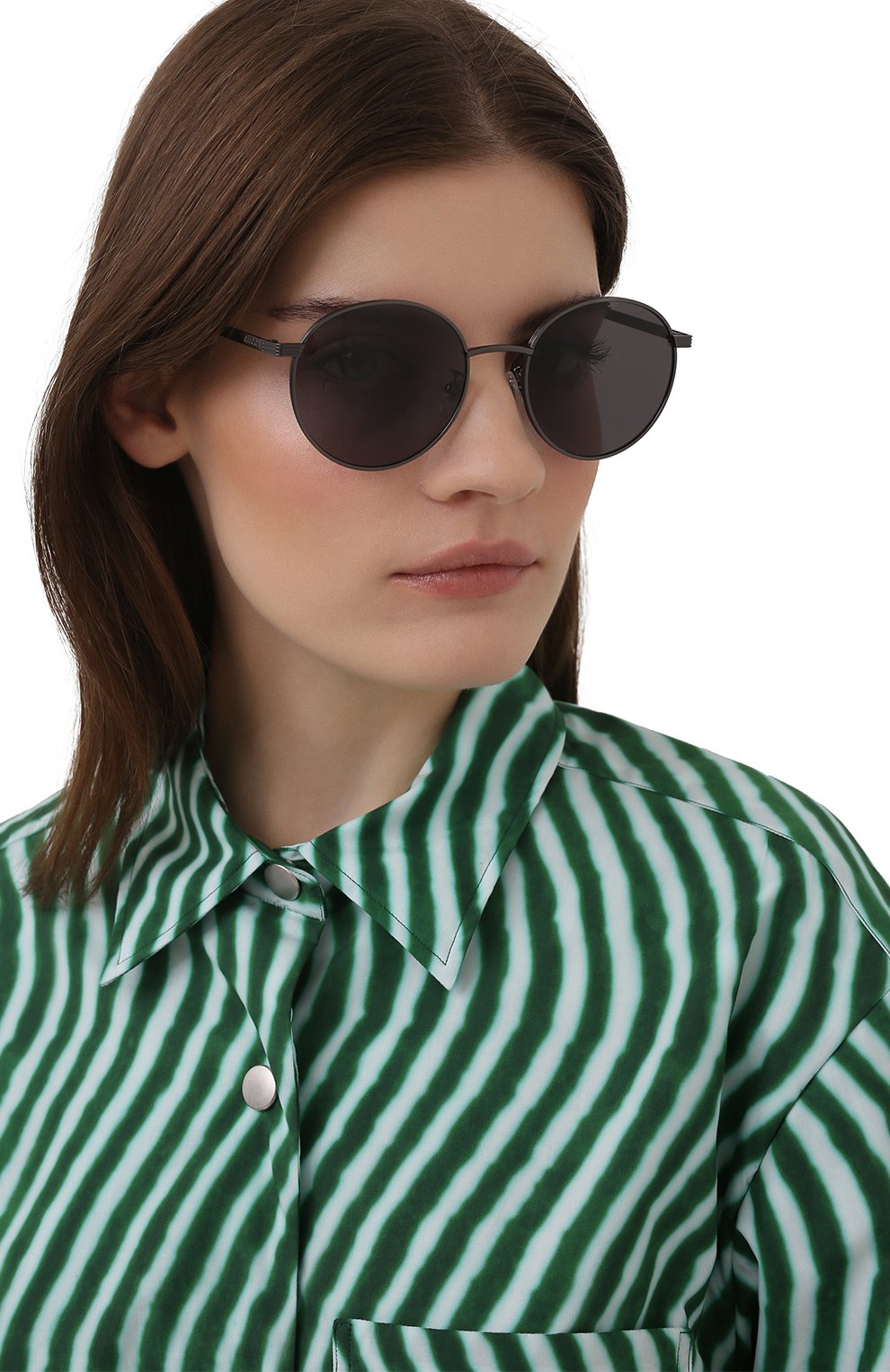 Солнцезащитные очки GUCCI темно-серого цвета по цене 41650 руб., арт. GG0944SA 001, фото 2 Солнцезащитные очки GUCCI, арт. GG0944SA 001, фото 2