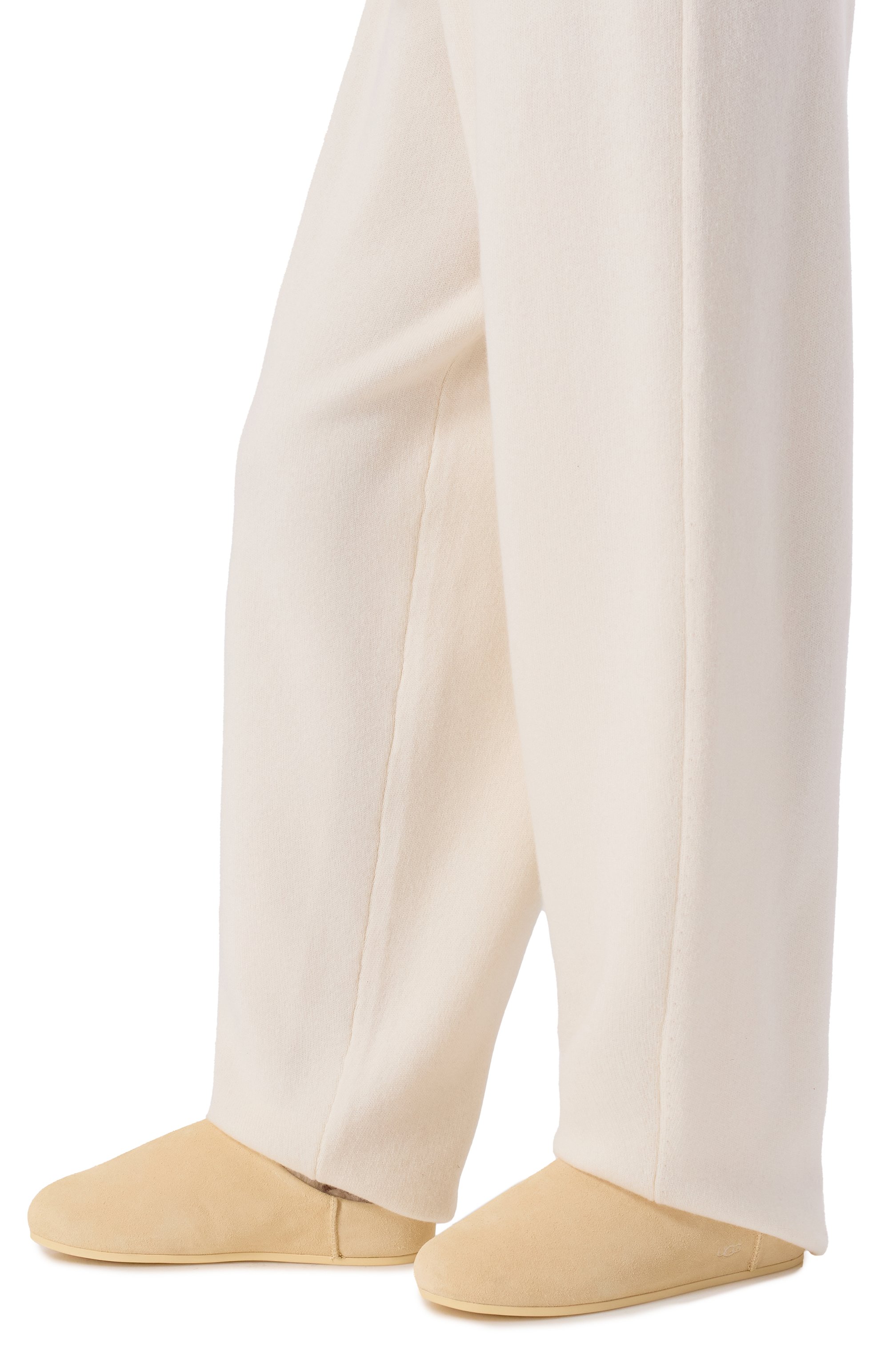 Замшевые сабо elea UGG кремового цвета по цене 18450 руб., арт. 1171390, фото 2 Замшевые сабо elea UGG, арт. 1171390, фото 2