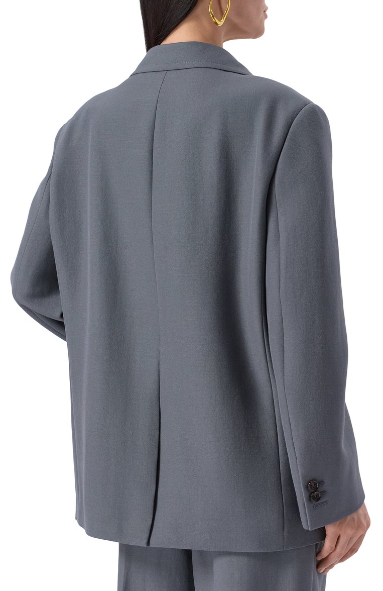Женский шерстяной жакет BOTTEGA VENETA серого цвета, арт. 815455/V4XY0 | Фото 4 (Материал внешний: Шерсть; Автоматизация ТО: Проставлено; Автоматизация состава: Проставлено; Длина (для топов): Удлиненные; Рукава: Длинные; 1-2-бортные: Двубортные; Женское Кросс-КТ: Жакет-одежда; Кросс-КТ: костюм; Стили: Классический; Материал подклада: Вискоза)