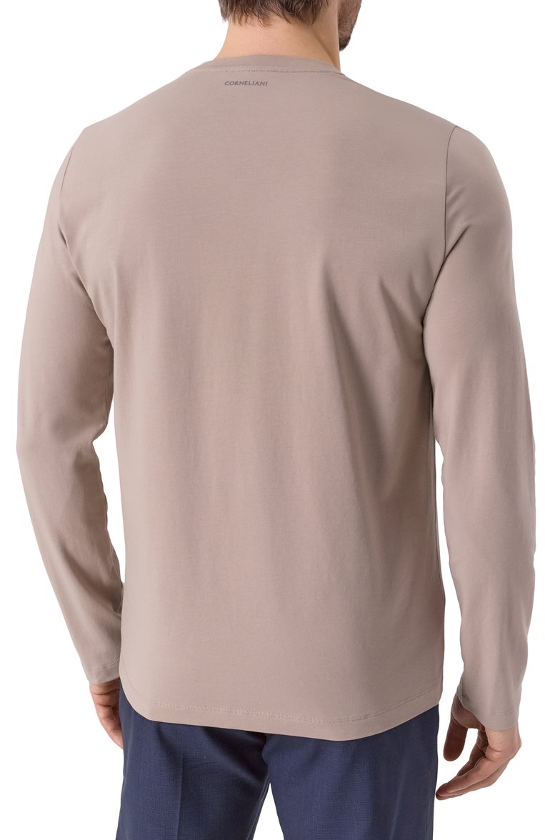 Мужская хлопковый лонгслив CORNELIANI темно-бежевого цвета, арт. 25G591-2525028 | Фото 4 (Материал внешний: Хлопок; Рукава: Длинные; Длина (для топов): Стандартные; Принт: Без принта; Стили: Кэжуэл; Мужское Кросс-КТ: Футболка-одежда; Кросс-КТ: Джерси; Детали: Без декора; Автоматизация ТО: Проставлено; Автоматизация состава: Проставлено)