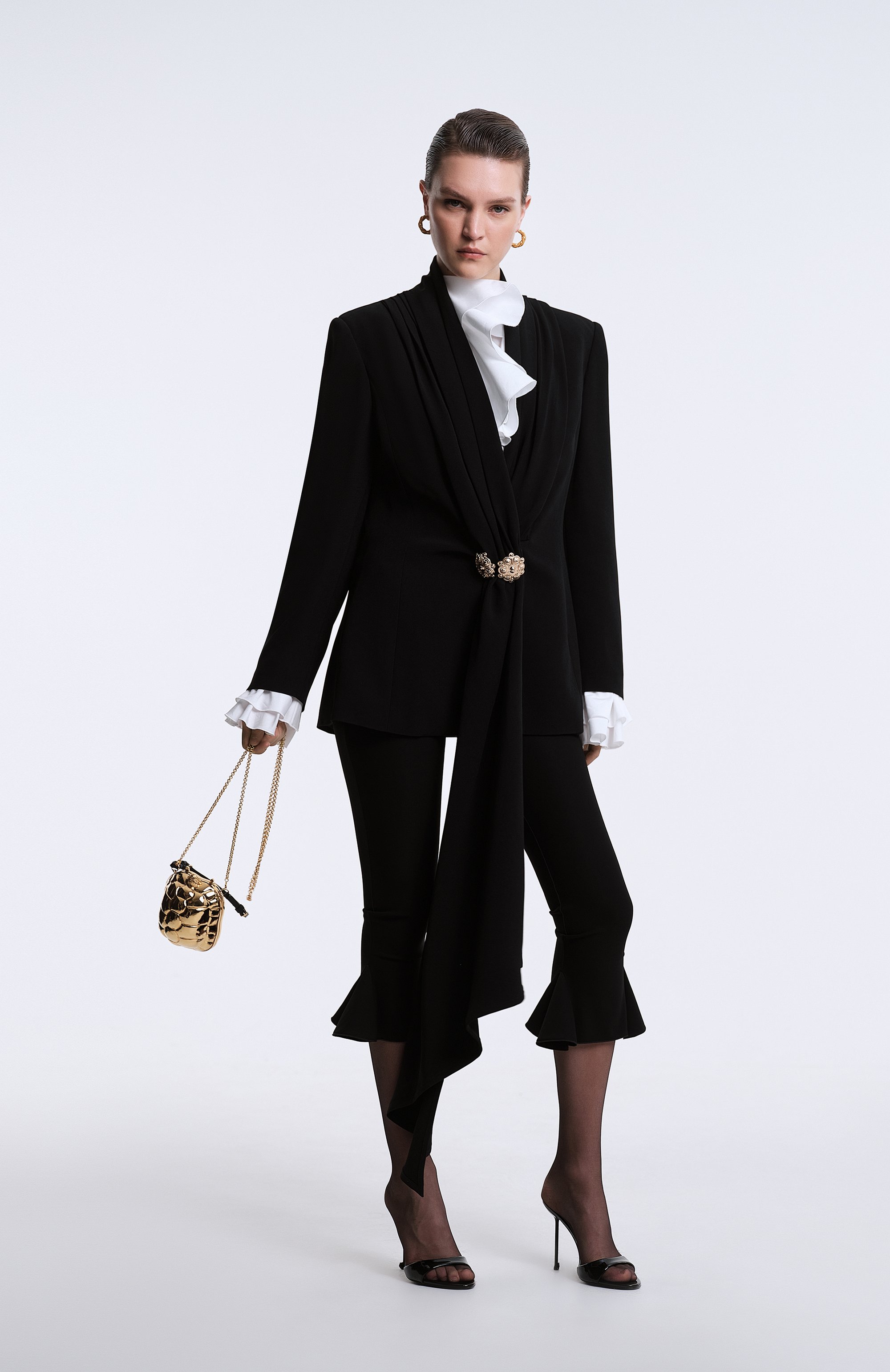 Хлопковая блузка BALMAIN белого цвета по цене 157000 руб., арт. EF1HU296/CB02, фото 7 Хлопковая блузка BALMAIN, арт. EF1HU296/CB02, фото 7