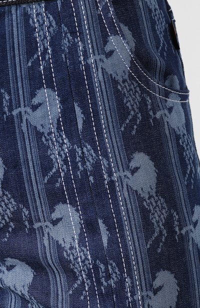 Расклешенные джинсы CHLOÉ голубого цвета по цене 88600 руб., арт. CHC19SDP24153, фото 5 Расклешенные джинсы CHLOÉ, арт. CHC19SDP24153, фото 5