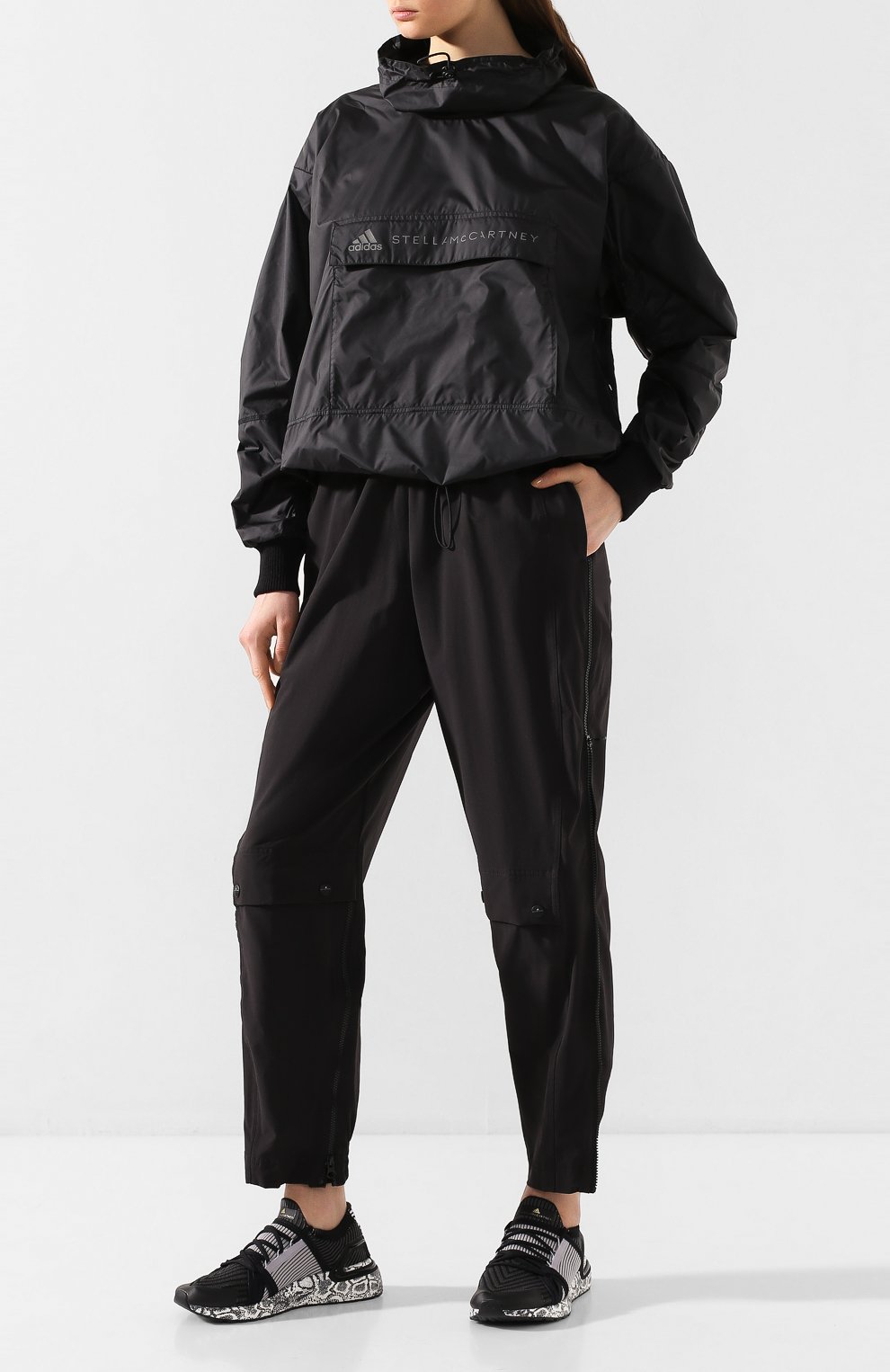 Анорак ADIDAS BY STELLA MCCARTNEY черного цвета по цене 12600 руб., арт. FS9772, фото 2 Анорак ADIDAS BY STELLA MCCARTNEY, арт. FS9772, фото 2