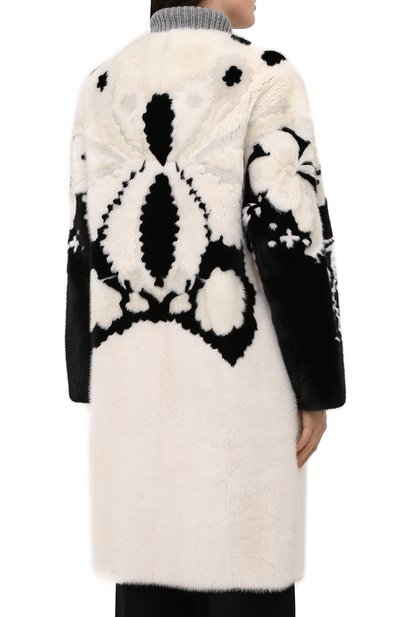 Шуба из меха норки VALENTINO черно-белого цвета по цене 3740000 руб., арт. VF3FAM421CF, фото 4 Шуба из меха норки VALENTINO, арт. VF3FAM421CF, фото 4