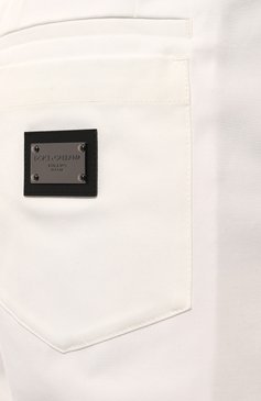 Мужские хлопковые шорты DOLCE & GABBANA белого цвета, арт. GVC4HT/FUFMJ | Фото 5 (Материал внешний: Хлопок; Материал сплава: Проставлено; Драгоценные камни: Проставлено; Длина Шорты М: Ниже колена; Случай: Формальный; Принт: Без принта; Стили: Кэжуэл)