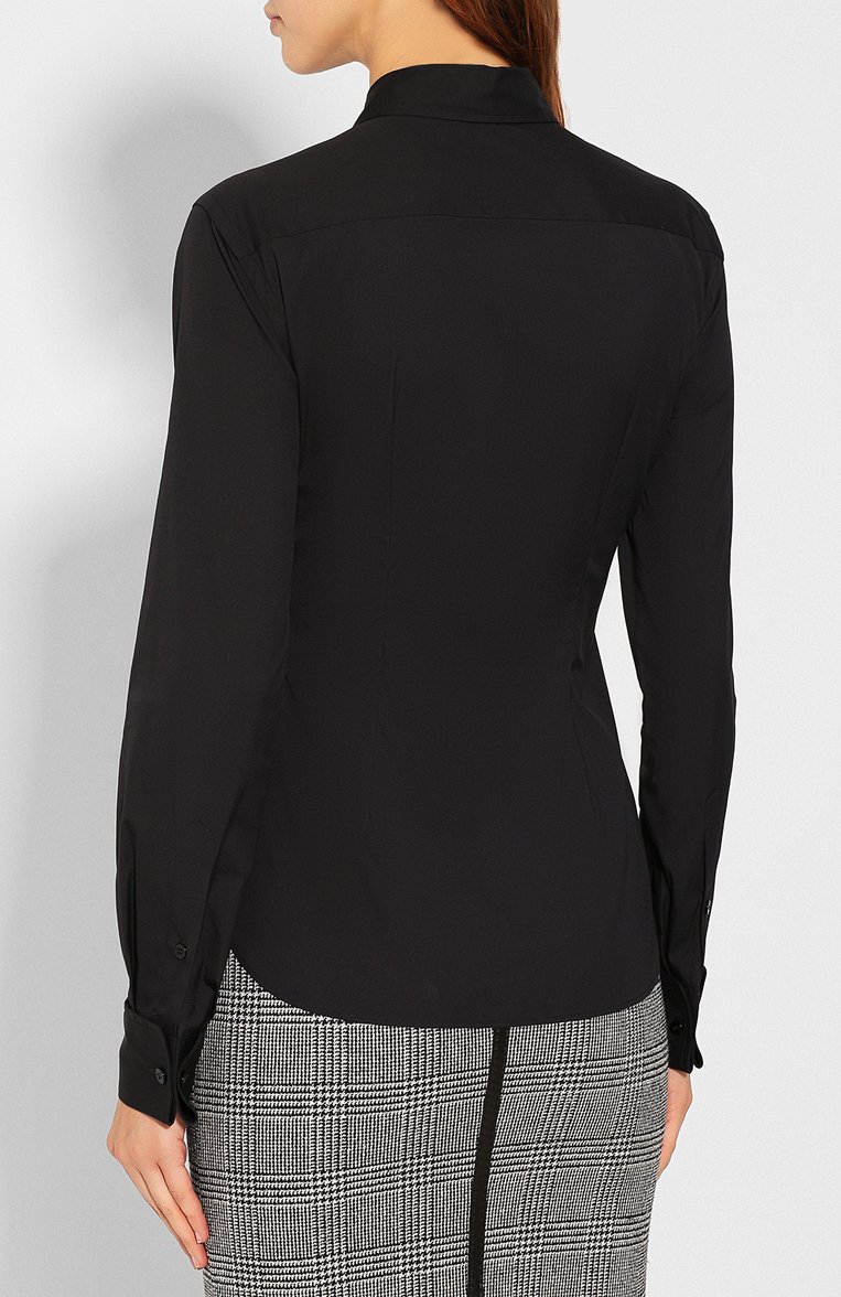Женская хлопковая рубашка TOM FORD черного цвета, арт. CA3125-FAX565 | Фото 4 (Материал внешний: Хлопок; Рукава: Длинные; Статус проверки: Проверена категория; Длина (для топов): Стандартные; Принт: Без принта; Женское Кросс-КТ: Рубашка-одежда; Стили: Классический)