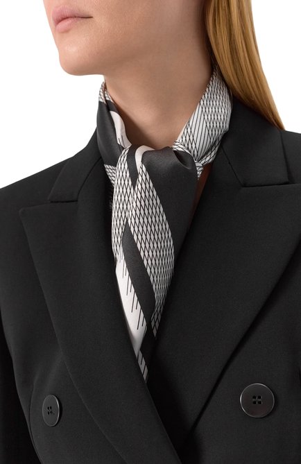 Женский шелковый платок KITON черно-белого цвета, арт. D53754K0963E01 | Фото 2 (Нос: Не проставлено; Материал: Шелк, Текстиль; Материал сплава: Проставлено)