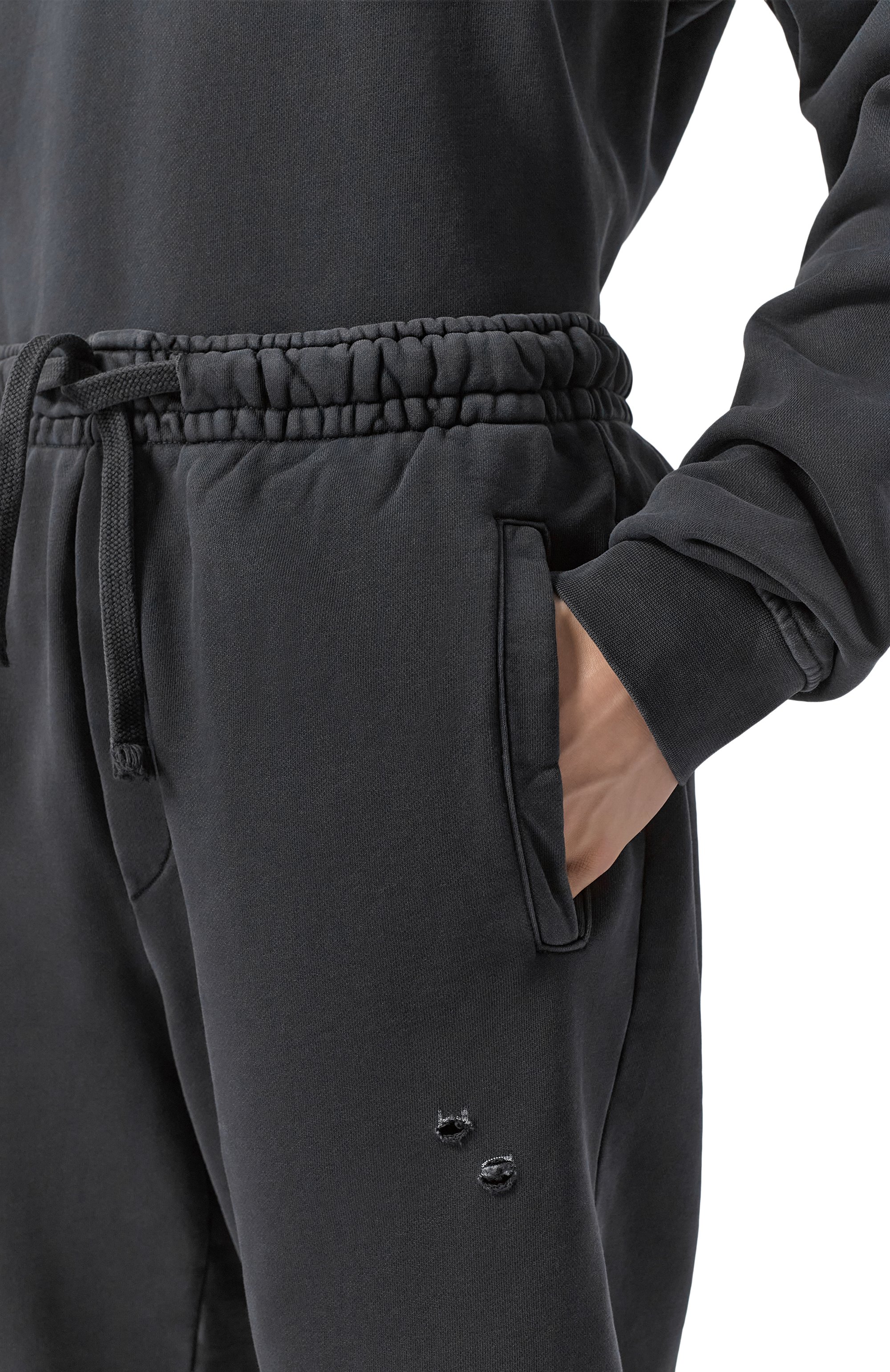 Хлопковые шорты COMME DES FUCKDOWN темно-серого цвета по цене 13500 руб., арт. CFABM01992, фото 5 Хлопковые шорты COMME DES FUCKDOWN, арт. CFABM01992, фото 5