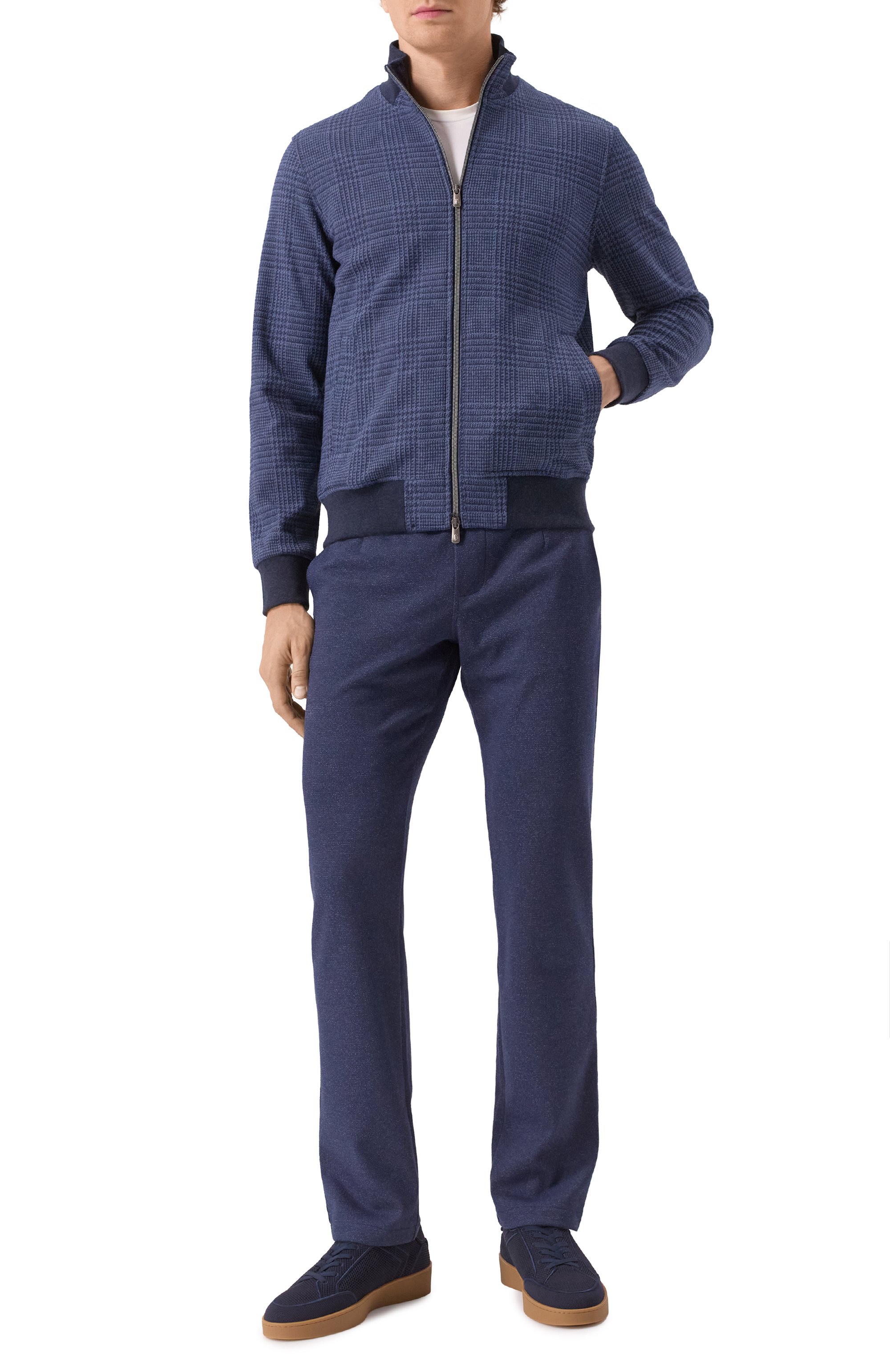 Толстовка CAPOBIANCO темно-синего цвета по цене 89950 руб., арт. 18M450.ST00., фото 2 Толстовка CAPOBIANCO, арт. 18M450.ST00., фото 2