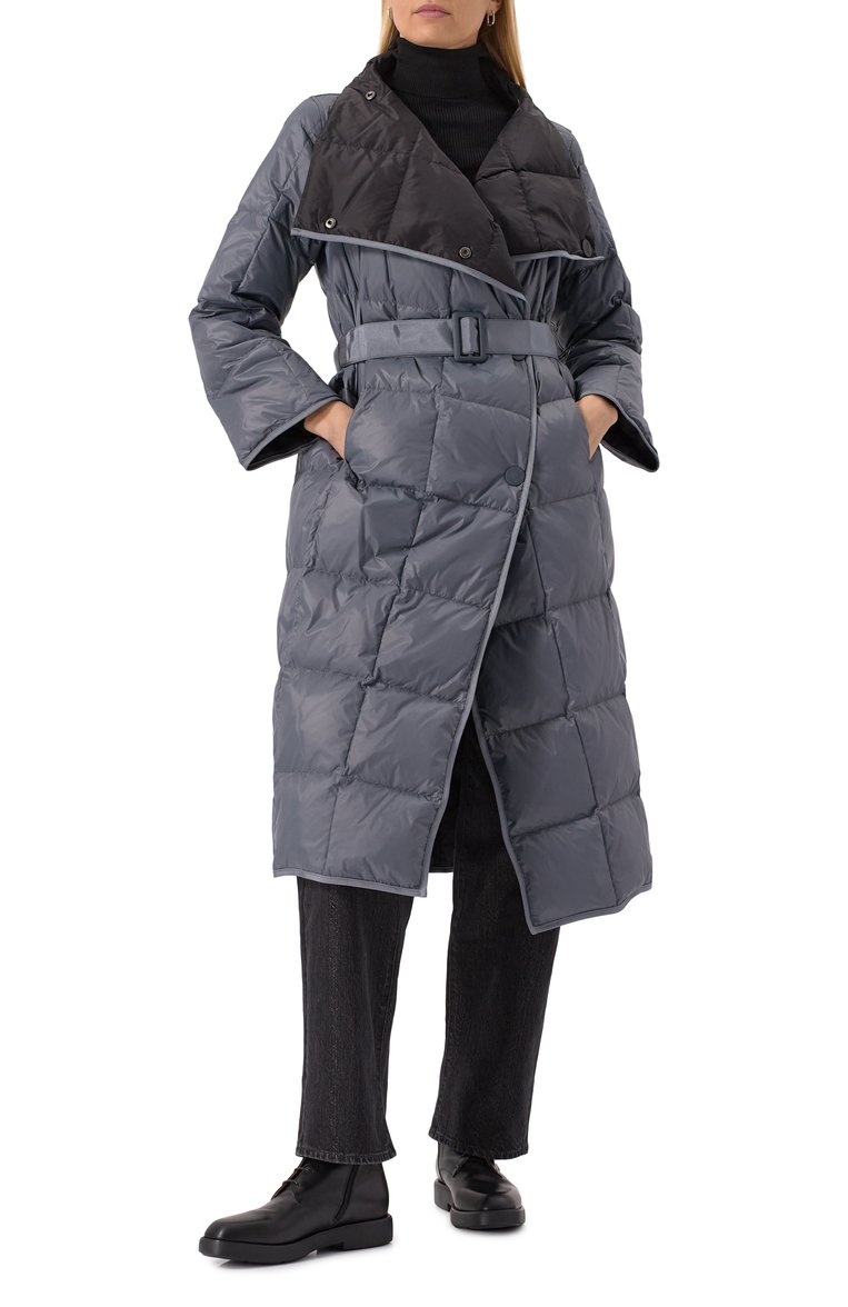 Женский двусторонний пуховик EMPORIO ARMANI серого цвета, арт. 6D2L64/2NIIZ | Фото 8 (Материал утеплителя: Пух и перо; Материал подклада: Синтетический материал; Стили: Кэжуэл; Кросс-КТ: Пуховик; Материал внешний: Синтетический материал)