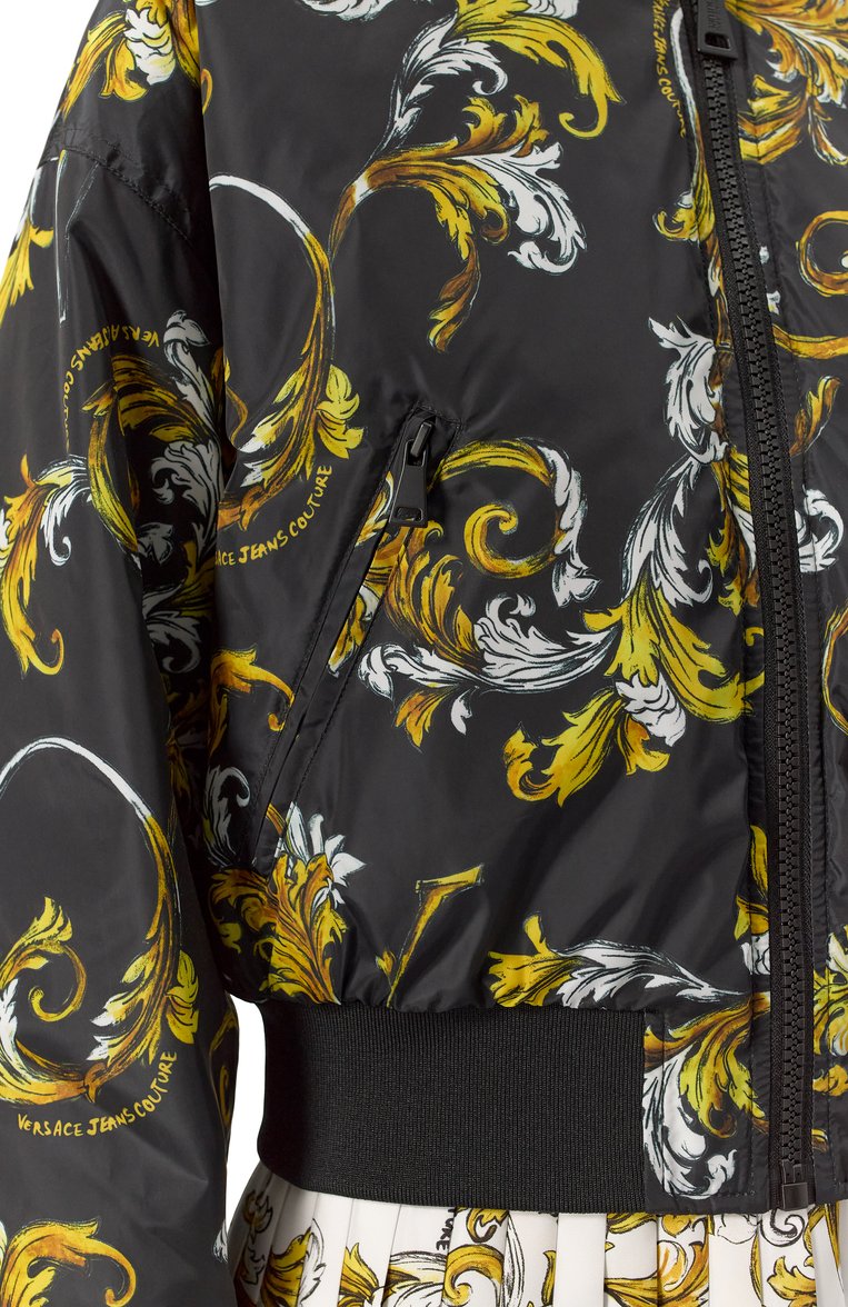 Женский двусторонний бомбер VERSACE JEANS COUTURE черного цвета, арт. 78HASD08/CQD99 | Фото 5 (Длина (верхняя одежда): Короткие; Рукава: Длинные; Материал подклада: Синтетический материал; Кросс-КТ: Легкие, Куртка; Стили: Спорт-шик; Материал внешний: Синтетический материал; Автоматизация ТО: Проставлено; Автоматизация состава: Проставлено)