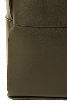 Женская сумка-тоут arco small BOTTEGA VENETA хаки цвета, арт. 652867/VCQC2 | Фото 3 (Материал: Натуральная кожа; Размер: small; Драгоценные камни: Проставлено; Материал сплава: Проставлено)