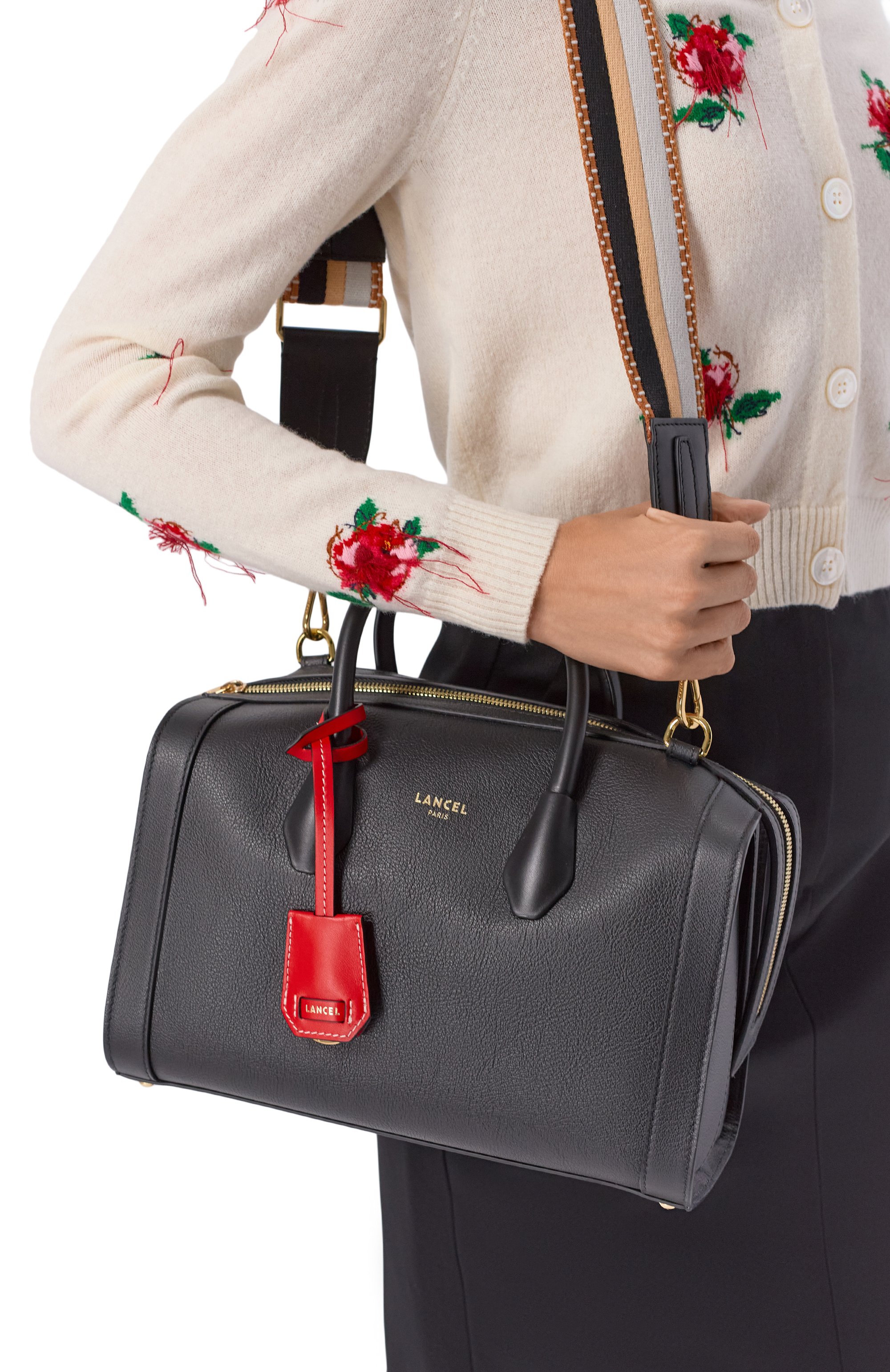 Сумка bcbg medium LANCEL черного цвета по цене 96800 руб., арт. A13690, фото 2 Сумка bcbg medium LANCEL, арт. A13690, фото 2