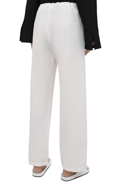 Льняные брюки TOTEME белого цвета по цене 24050 руб., арт. 212-254-723, фото 4 Льняные брюки TOTEME, арт. 212-254-723, фото 4