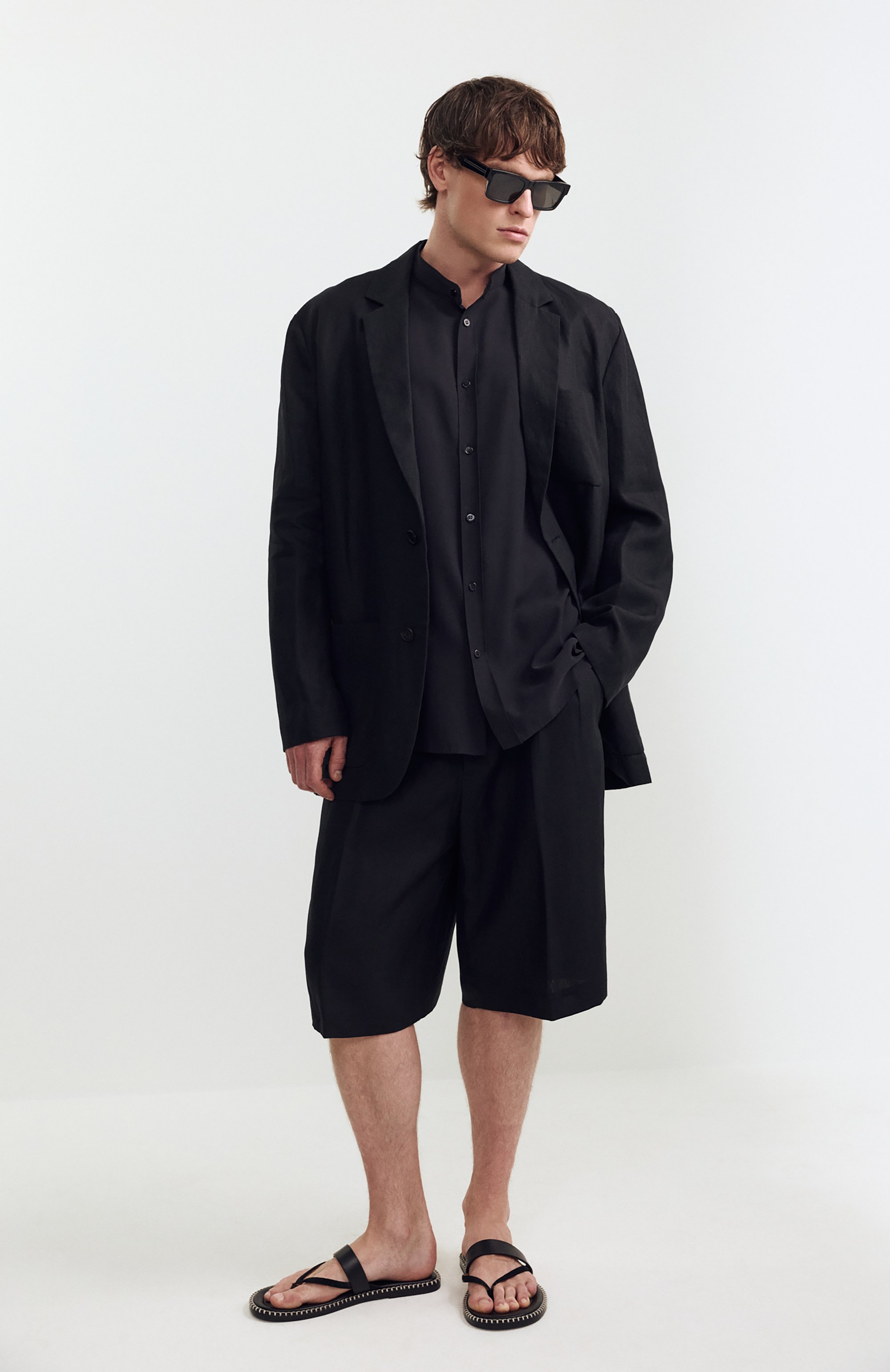 Кожаные шлепанцы DRIES VAN NOTEN черного цвета по цене 79950 руб., арт. 021738/0105, фото 6 Кожаные шлепанцы DRIES VAN NOTEN, арт. 021738/0105, фото 6