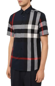 Мужская хлопковая рубашка BURBERRY темно-синего цвета, арт. 8079592 | Фото 3 (Длина (для топов): Стандартные; Материал внешний: Хлопок; Рукава: Короткие; Материал сплава: Проставлено; Драгоценные камни: Проставлено; Принт: Клетка; Случай: Повседневный; Воротник: Кент; Стили: Кэжуэл)