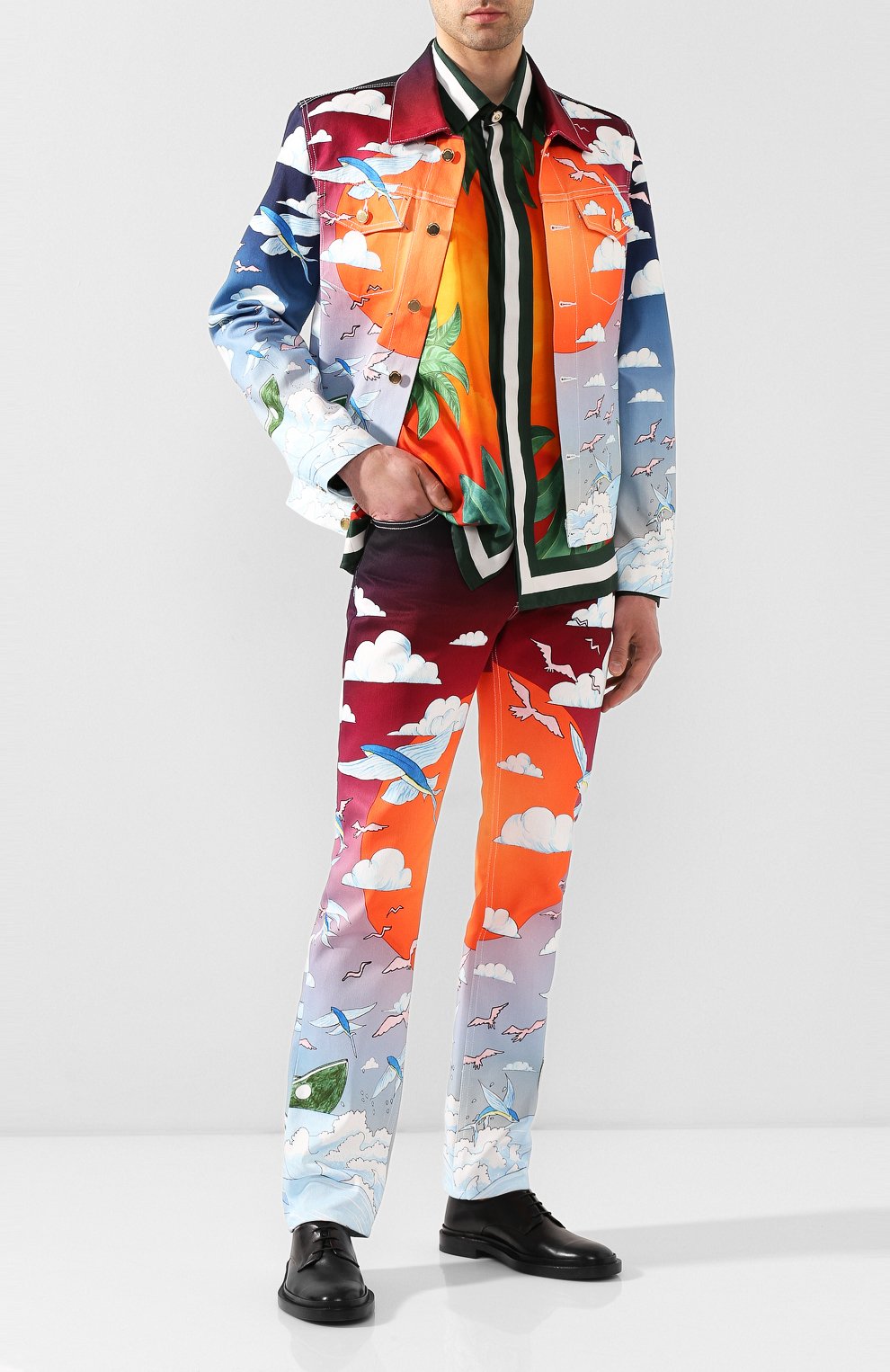 Джинсы CASABLANCA разноцветного цвета по цене 55400 руб., арт. MS20-TR-002 CASABLANCA SPEED B0AT CLUB, фото 2 Джинсы CASABLANCA, арт. MS20-TR-002 CASABLANCA SPEED B0AT CLUB, фото 2