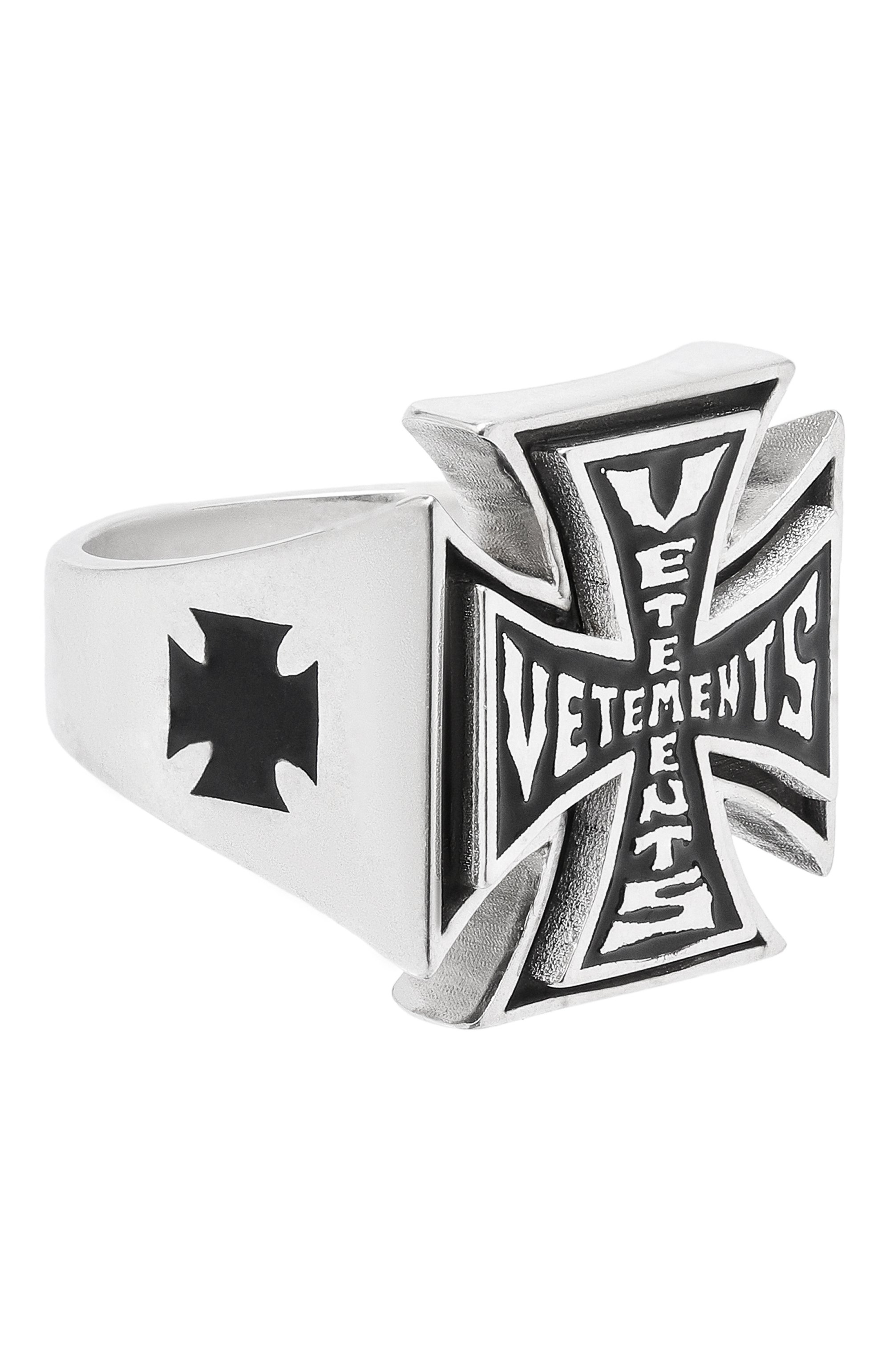 Кольцо VETEMENTS серебряного цвета по цене 85500 руб., арт. UE76RI315S/5101 BRASS, фото 1 Кольцо VETEMENTS, арт. UE76RI315S/5101 BRASS, фото 1