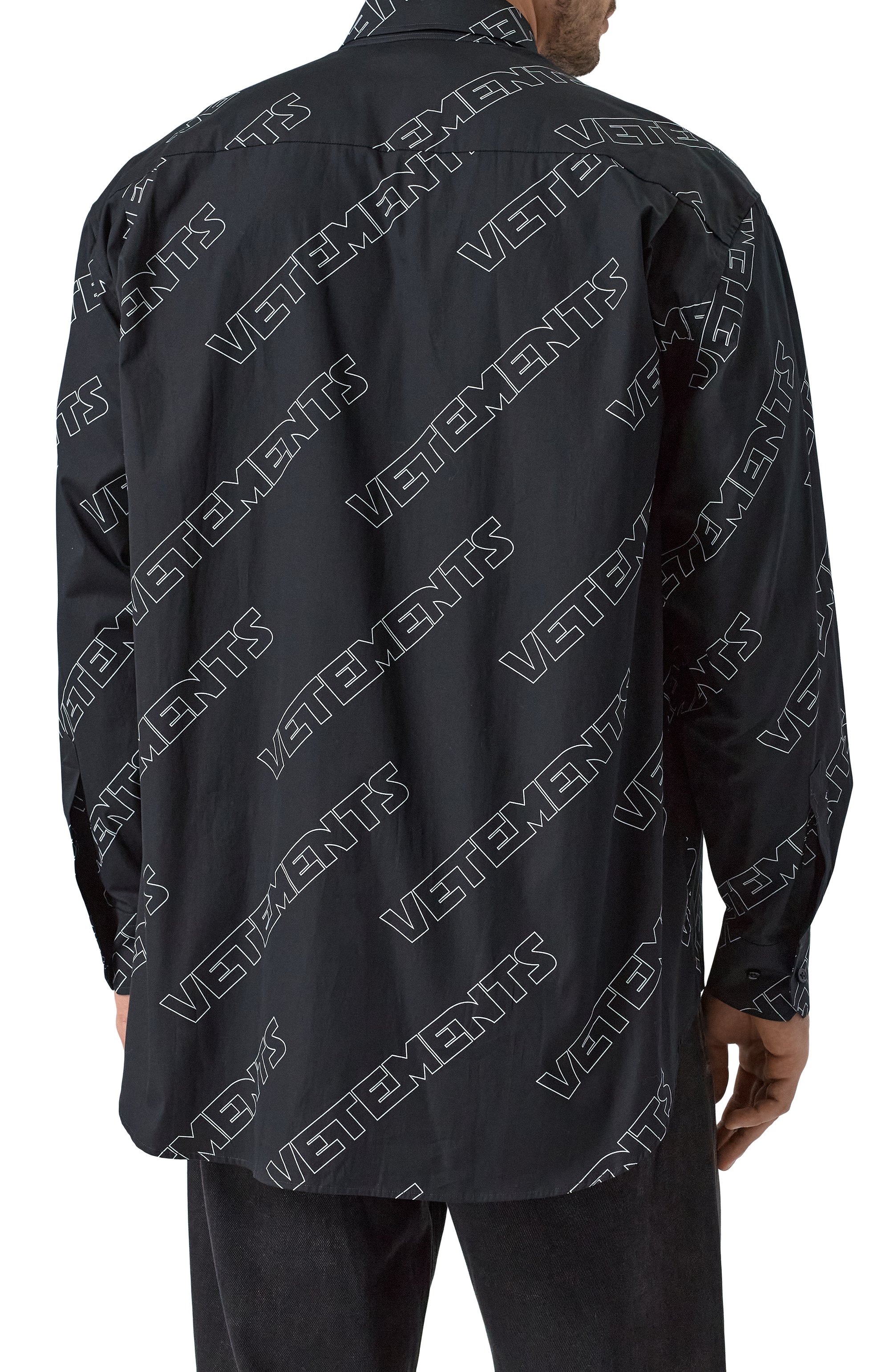 Хлопковая рубашка VETEMENTS черного цвета по цене 99500 руб., арт. UE54SH300B, фото 4 Хлопковая рубашка VETEMENTS, арт. UE54SH300B, фото 4