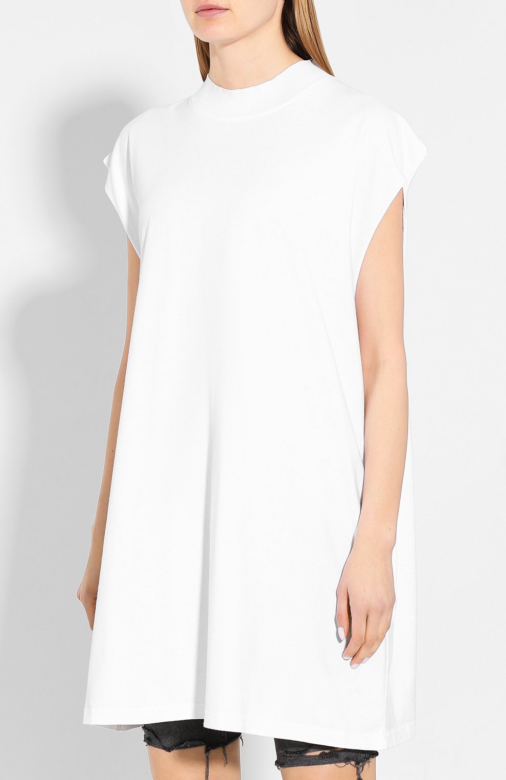 Хлопковая футболка VETEMENTS белого цвета по цене 37600 руб., арт. SS20TR210 1621/W/WHITE, фото 3 Хлопковая футболка VETEMENTS, арт. SS20TR210 1621/W/WHITE, фото 3
