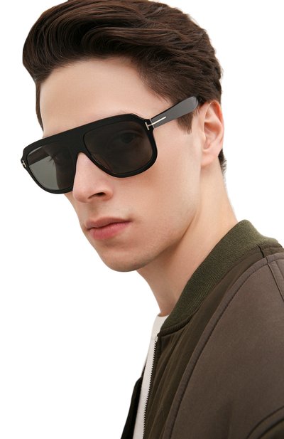 Солнцезащитные очки TOM FORD черного цвета по цене 69950 руб., арт. TF743 01D, фото 2 Солнцезащитные очки TOM FORD, арт. TF743 01D, фото 2