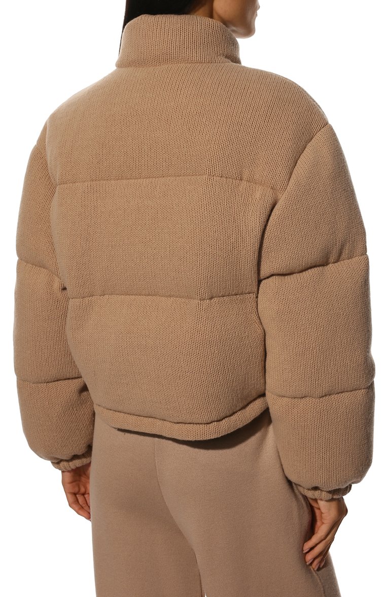 Женский пуховик PRADA бежевого цвета, арт. 292028-10PH-F0627-212 | Фото 4 (Материал внешний: Кашемир, Шерсть; Рукава: Длинные; Материал утеплителя: Пух и перо; Длина (верхняя одежда): Короткие; Кросс-КТ: Пуховик; Стили: Спорт-шик)