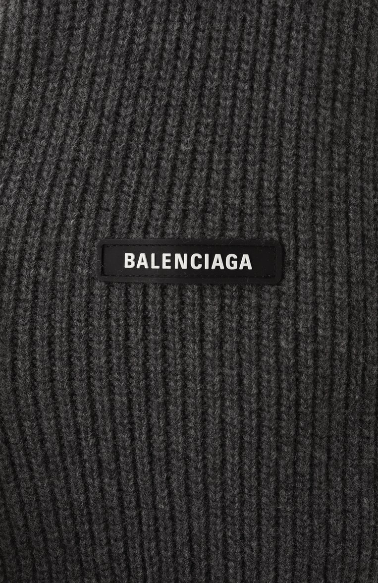Мужской шерстяной свитер BALENCIAGA серого цвета, арт. 808454/T1703 | Фото 6 (Материал внешний: Шерсть; Рукава: Длинные; Стили: Кэжуэл; Принт: Без принта; Мужское Кросс-КТ: Свитер-одежда; Длина (для топов): Удлиненные; Автоматизация состава: Проставлено; Детали: Декор; Автоматизация ТО: Проставлено)