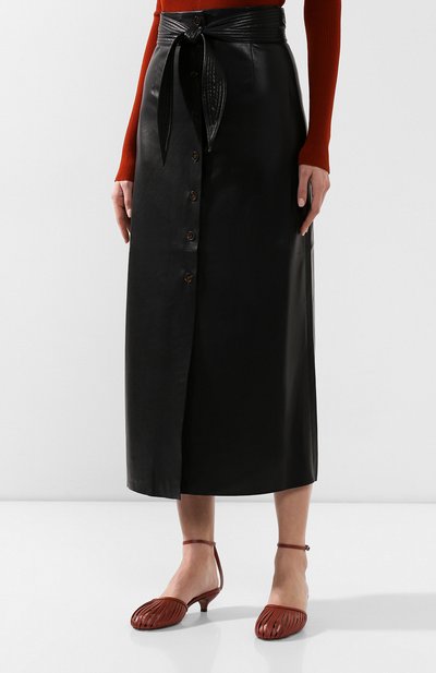 Юбка-миди NANUSHKA черного цвета по цене 47800 руб., арт. ARFEN_BLACK_VEGAN LEATHER, фото 3 Юбка-миди NANUSHKA, арт. ARFEN_BLACK_VEGAN LEATHER, фото 3