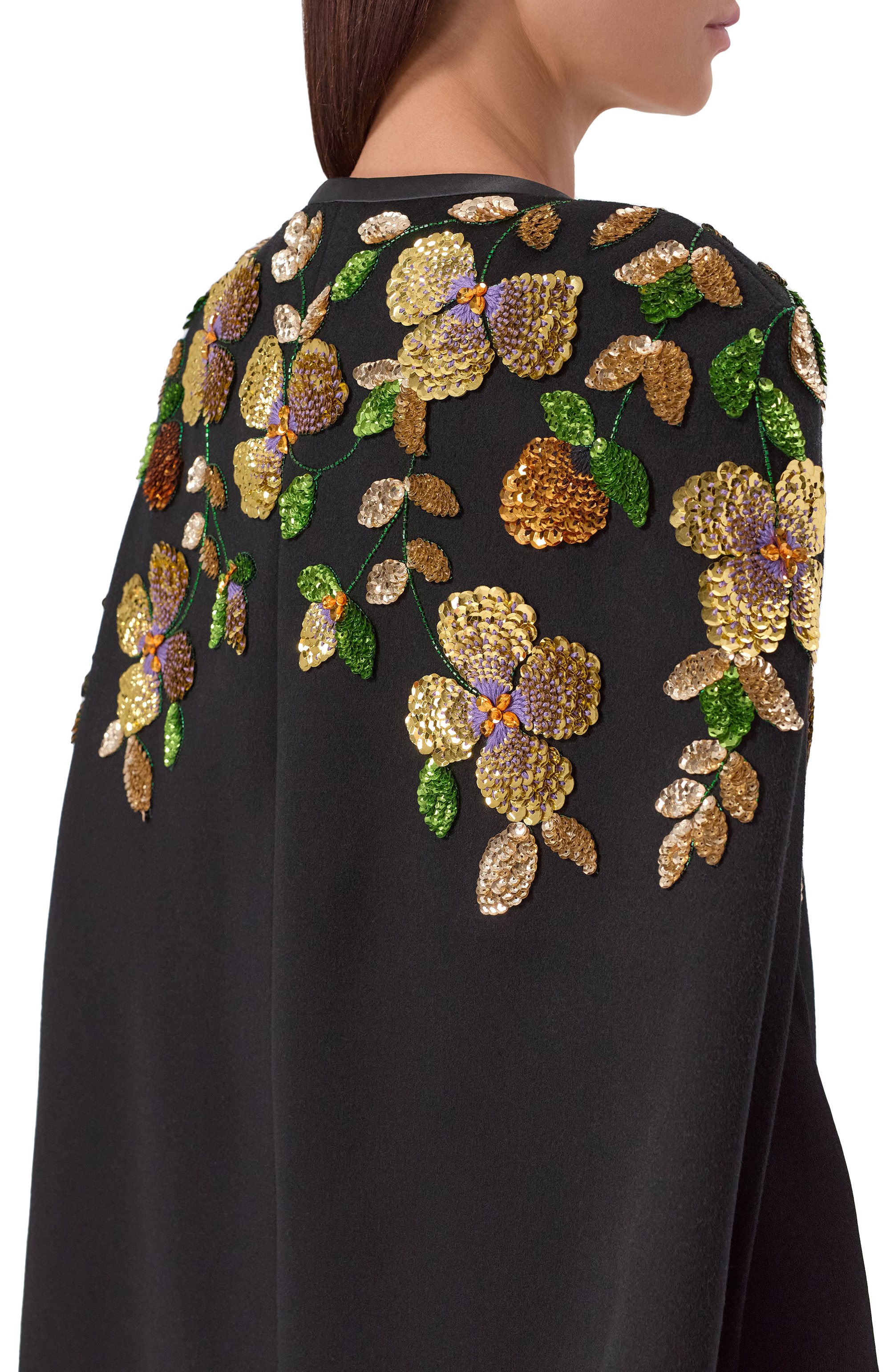 Кейп из шерсти и кашемира VALENTINO черного цвета по цене 1170000 руб., арт. 8B3CG4Y5/6JA, фото 5 Кейп из шерсти и кашемира VALENTINO, арт. 8B3CG4Y5/6JA, фото 5