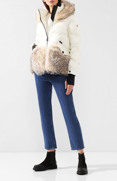 Пуховик MONCLER GRENOBLE белого цвета по цене 355500 руб., арт. D2-098-46391-15-53071, фото 2 Пуховик MONCLER GRENOBLE, арт. D2-098-46391-15-53071, фото 2