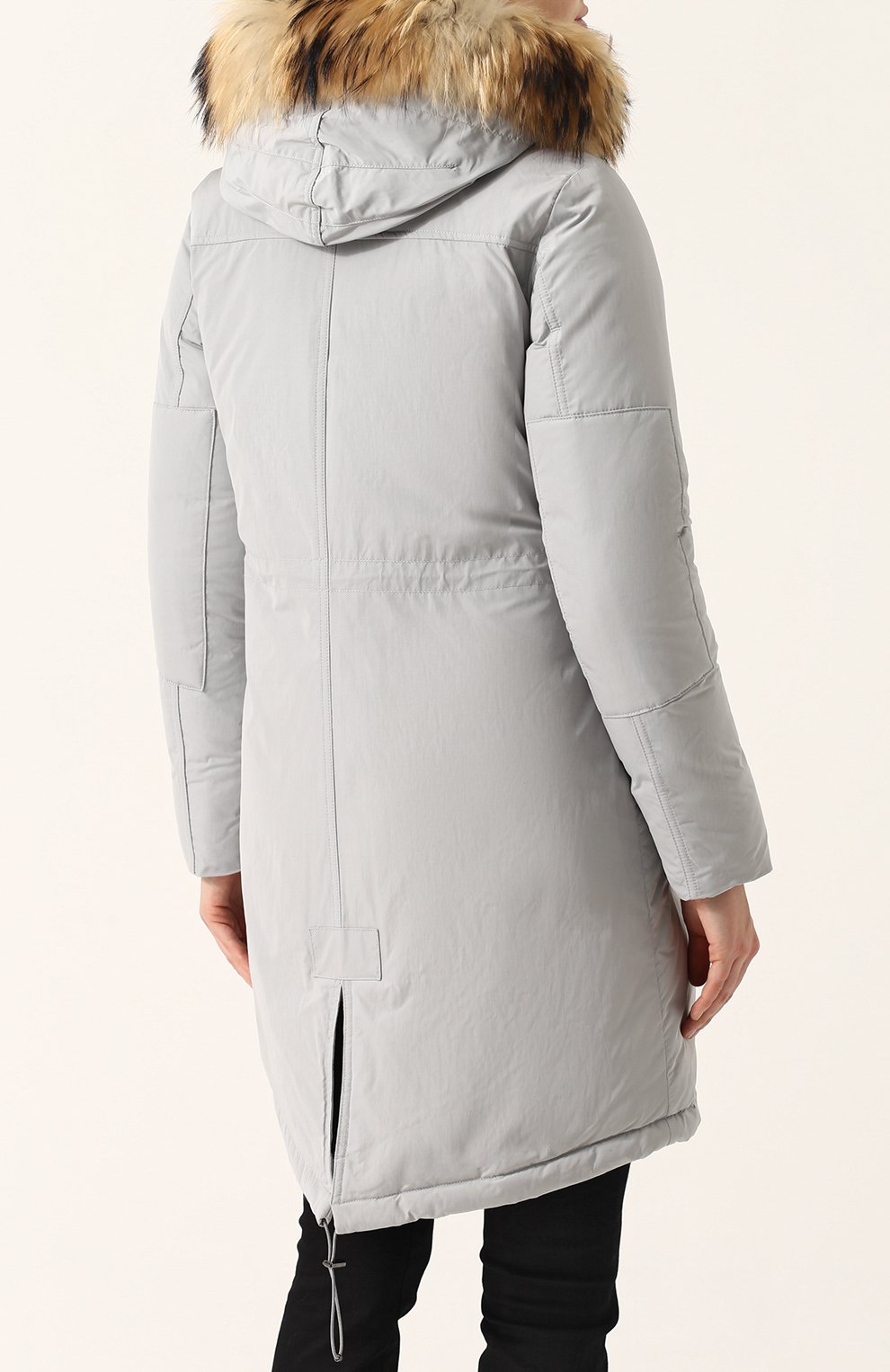 Пуховая парка с меховой отделкой капюшона WOOLRICH серого цвета по цене 89950 руб., арт. WWCPS2481/SM20, фото 4 Пуховая парка с меховой отделкой капюшона WOOLRICH, арт. WWCPS2481/SM20, фото 4