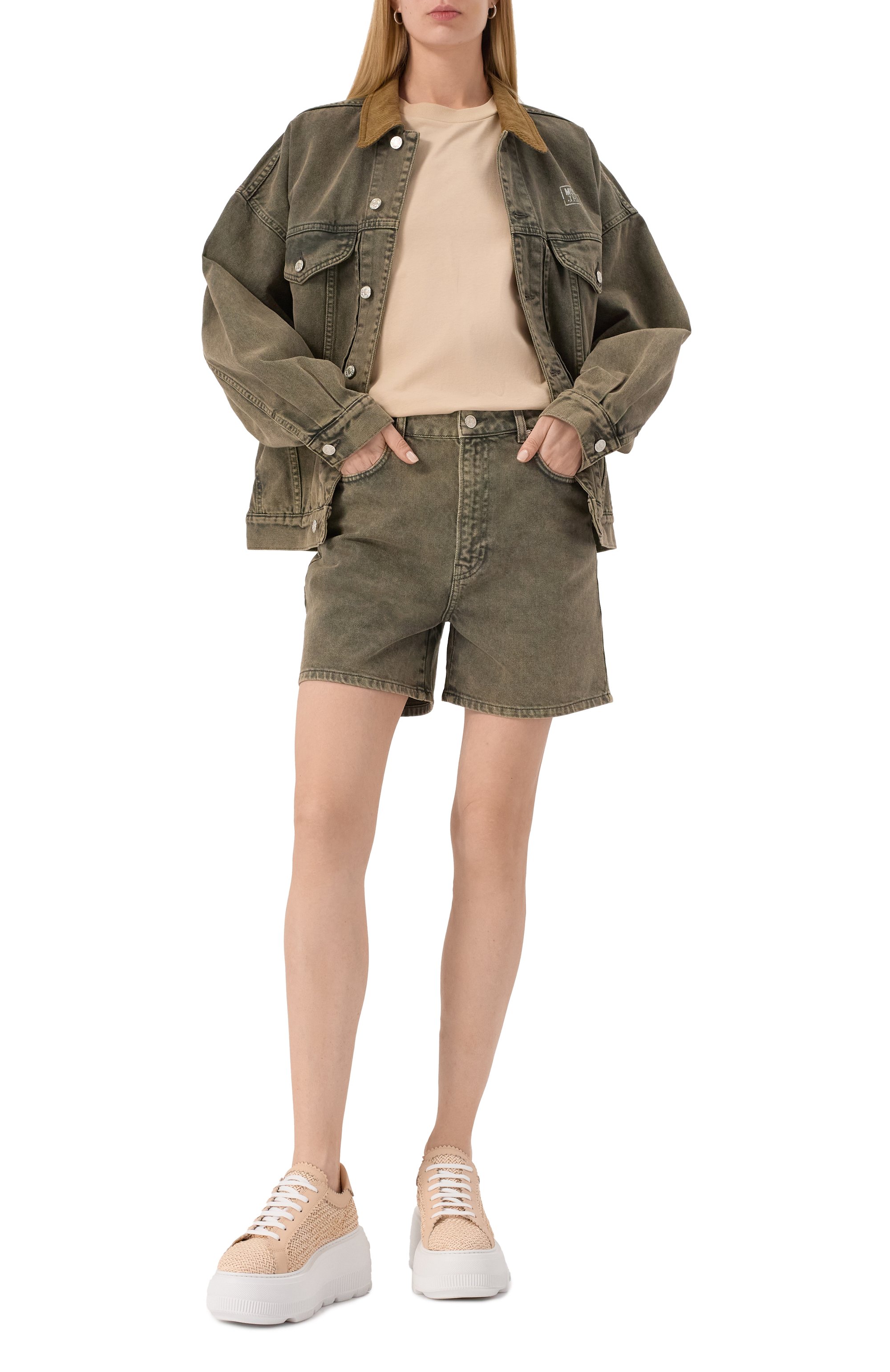 Джинсовые шорты M05CH1NO JEANS хаки цвета по цене 26050 руб., арт. A0330/3218, фото 2 Джинсовые шорты M05CH1NO JEANS, арт. A0330/3218, фото 2