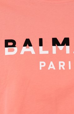 Женская хлопковая футболка BALMAIN розового цвета, арт. BF1EE020/BC46 | Фото 5 (Рукава: Короткие; Принт: С принтом; Материал сплава: Проставлено; Материал внешний: Хлопок; Женское Кро�сс-КТ: Футболка-одежда; Драгоценные камни: Проставлено; Длина (для топов): Укороченные; Стили: Кэжуэл)