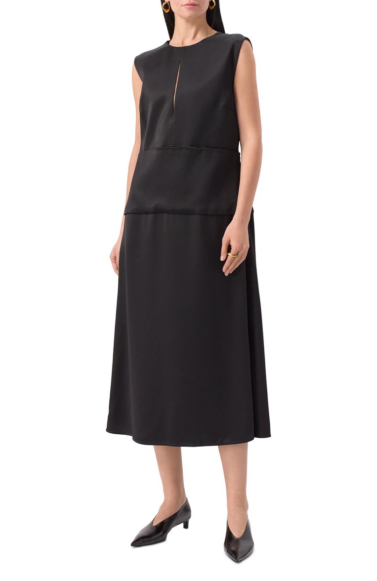 Женское атласное платье JIL SANDER черного цвета, арт. J01CT0230-J65289 | Фото 3 (Длина Ж (юбки, платья, шорты): Миди; Материал внешний: Вискоза; Женское Кросс-КТ: Платье-одежда; Стили: Кэжуэл; Случай: Повседневный; Рукава: Без рукавов)