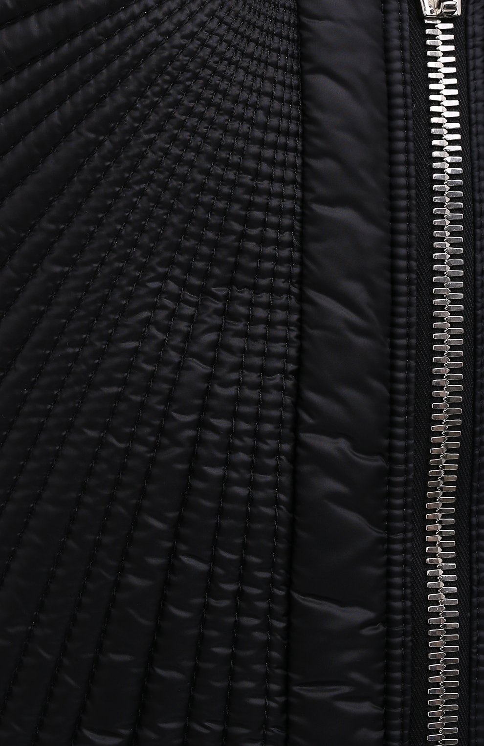 Пуховый жилет moncler + rick owens MONCLER черного цвета по цене 88900 руб., арт. MU20F0011/C0596, фото 5 Пуховый жилет moncler + rick owens MONCLER, арт. MU20F0011/C0596, фото 5