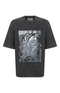 Темно-серый