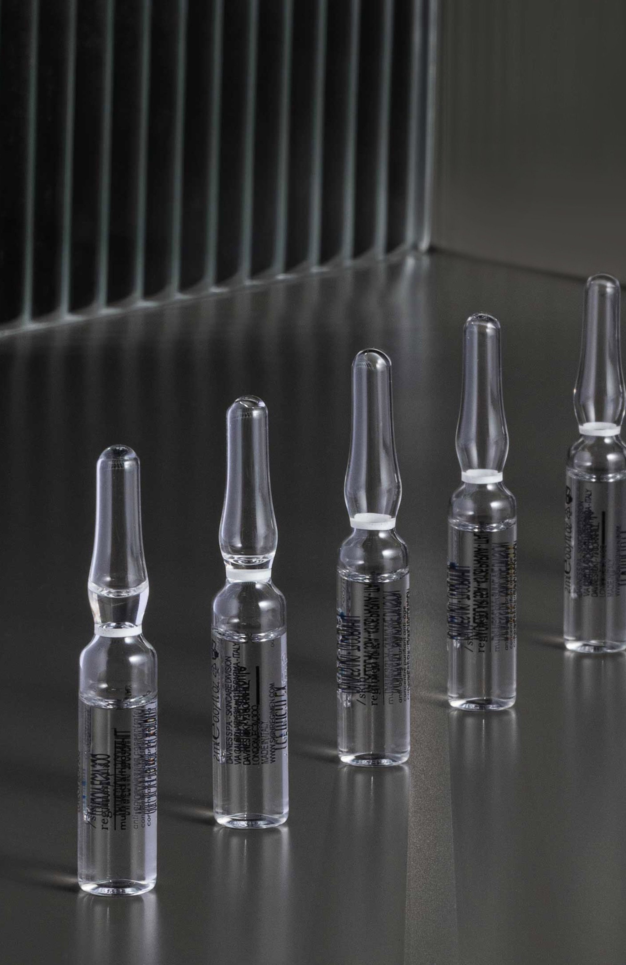 Ампулы с кислотами для осветления и ровного тона skin regimen (7х2ml) COMFORT ZONE бесцветного цвета по цене 6810 руб., арт. 12406, фото 3 Ампулы с кислотами для осветления и ровного тона skin regimen (7х2ml) COMFORT ZONE, арт. 12406, фото 3