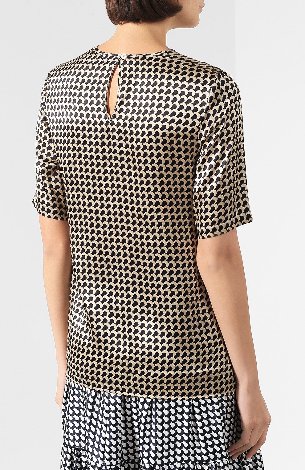 Шелковый топ KITON золотого цвета по цене 85600 руб., арт. D49429K09S75, фото 4 Шелковый топ KITON, арт. D49429K09S75, фото 4