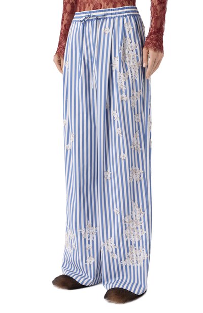 Хлопковые брюки DOLCE & GABBANA голубого цвета по цене 2180000 руб., арт. FTDJDZ/GDDRU, фото 3 Хлопковые брюки DOLCE & GABBANA, арт. FTDJDZ/GDDRU, фото 3