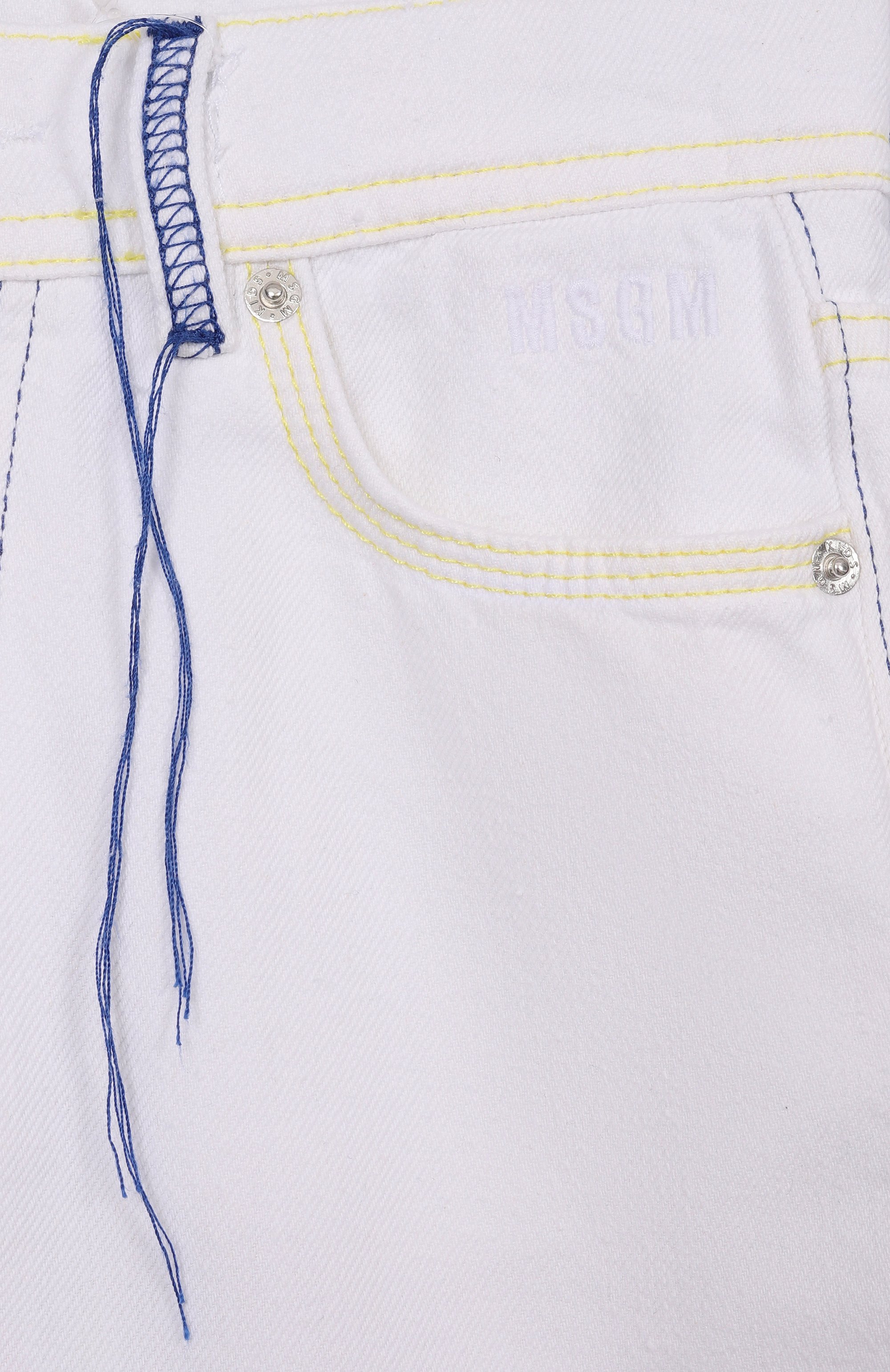 Джинсы MSGM KIDS белого цвета по цене 16800 руб., арт. S6MSJUDP043, фото 3 Джинсы MSGM KIDS, арт. S6MSJUDP043, фото 3