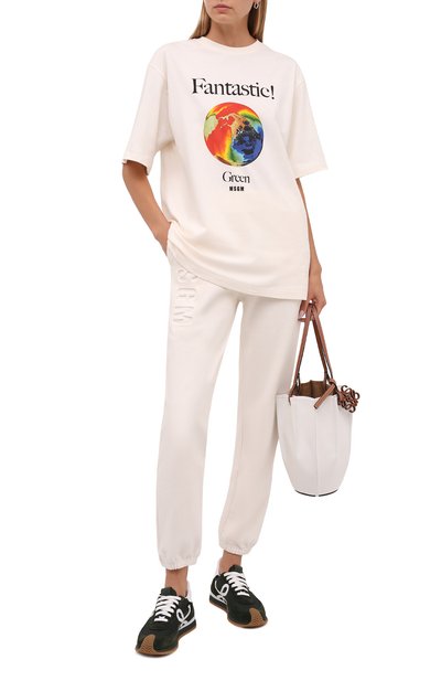Хлопковые джоггеры MSGM кремового цвета по цене 29650 руб., арт. 3141MDP65 217799, фото 2 Хлопковые джоггеры MSGM, арт. 3141MDP65 217799, фото 2