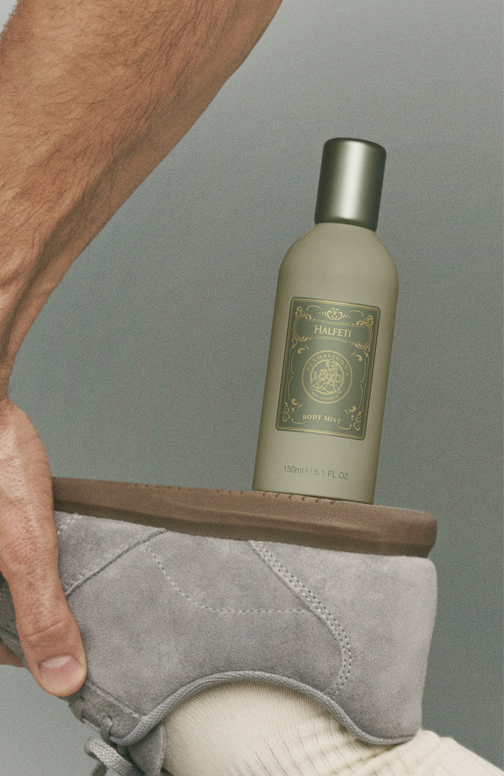 Парфюмированный мист для тела halfeti (150ml) PENHALIGON'S бесцветного цвета по цене 8900 руб., арт. 5056245055225, фото 3 Парфюмированный мист для тела halfeti (150ml) PENHALIGON'S, арт. 5056245055225, фото 3