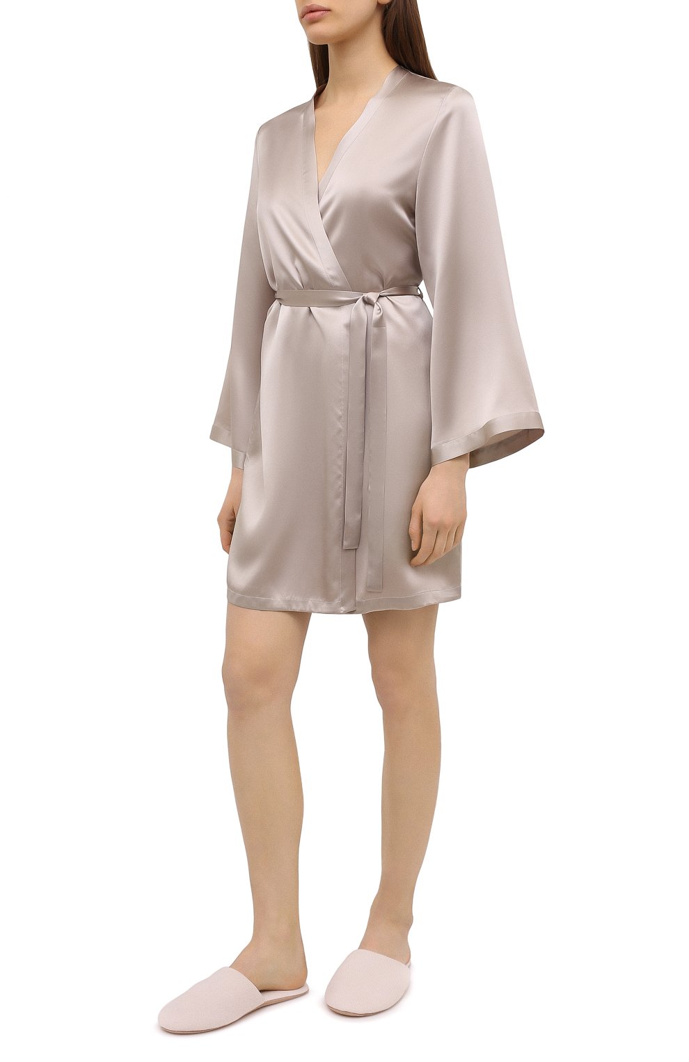 Шелковый халат MARJOLAINE светло-бежевого цвета по цене 55620 руб., арт. Laser, фото 2 Шелковый халат MARJOLAINE, арт. Laser, фото 2