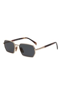 Темно-зеленый