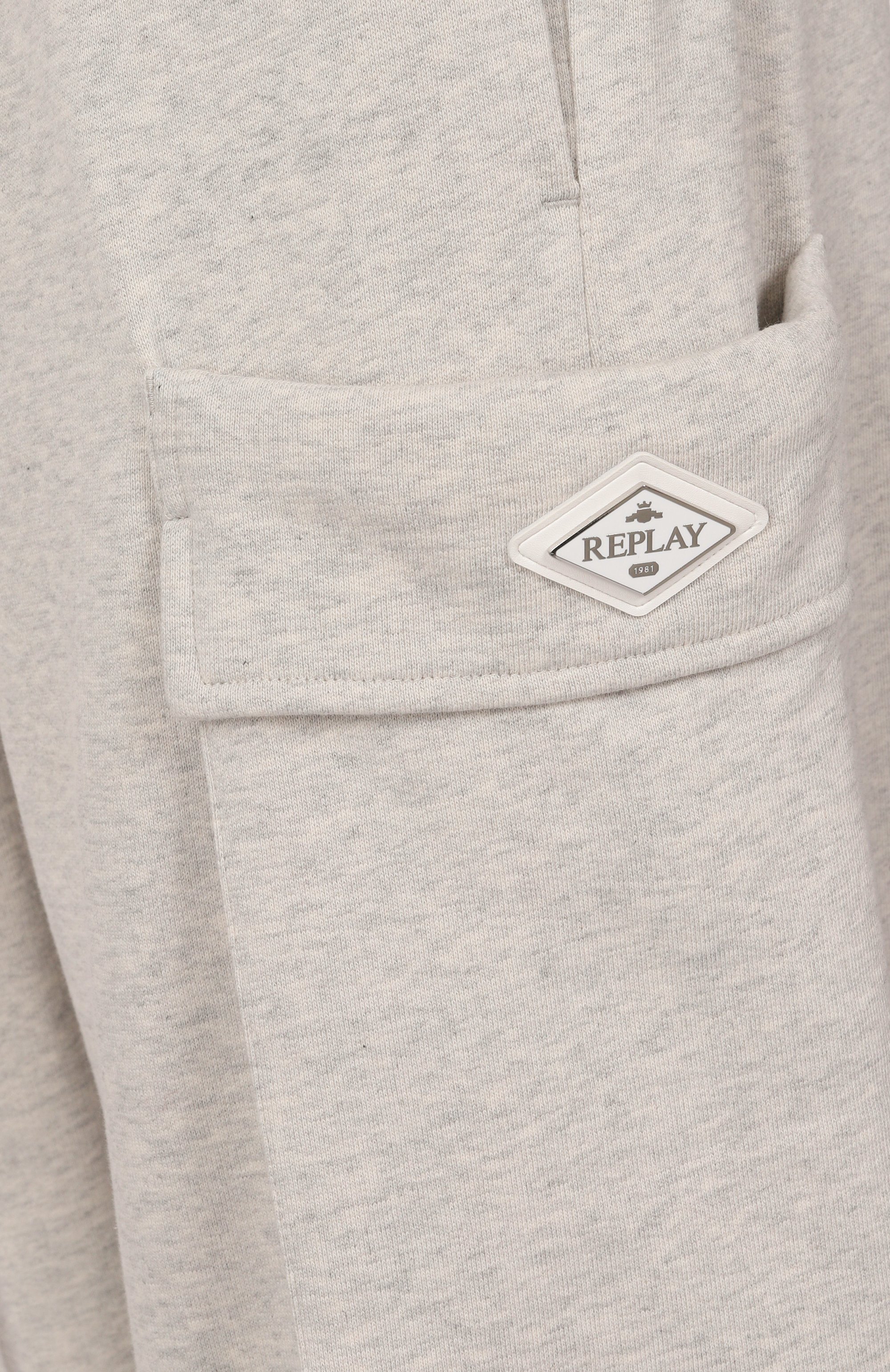 Хлопковые джоггеры REPLAY светло-серого цвета по цене 22500 руб., арт. W8155 .000.23812, фото 6 Хлопковые джоггеры REPLAY, арт. W8155 .000.23812, фото 6