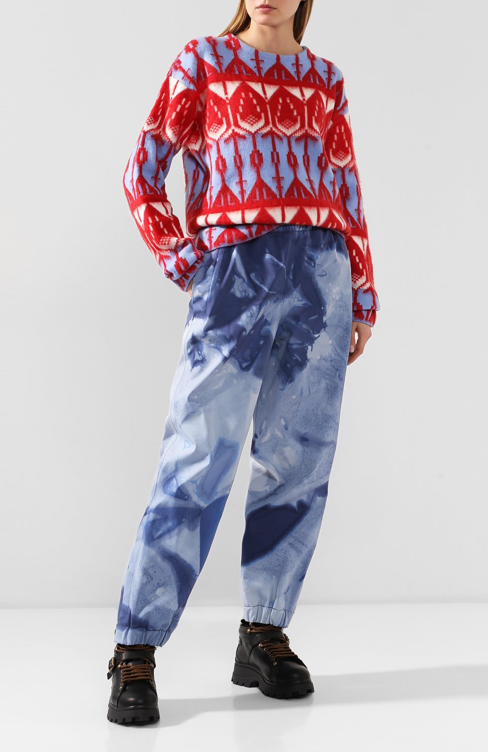 Брюки 3 moncler grenoble MONCLER GRENOBLE голубого цвета по цене 57850 руб., арт. E2-098-16431-35-C0348, фото 2 Брюки 3 moncler grenoble MONCLER GRENOBLE, арт. E2-098-16431-35-C0348, фото 2