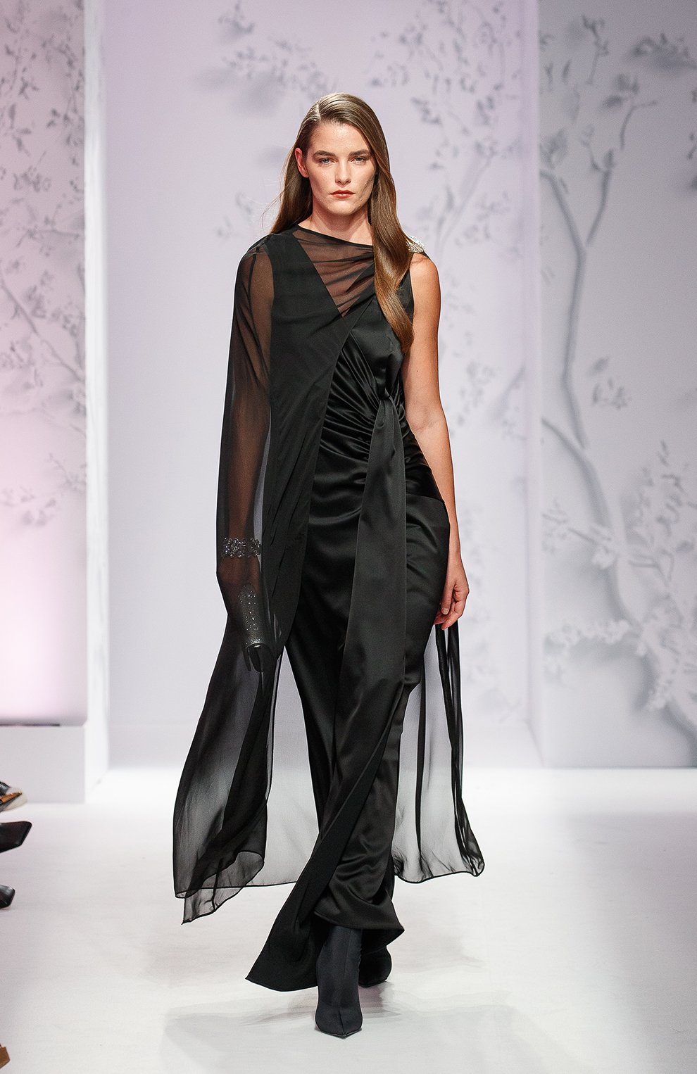 Платье KITON черного цвета по цене 376000 руб., арт. D56327K04S4607, фото 6 Платье KITON, арт. D56327K04S4607, фото 6