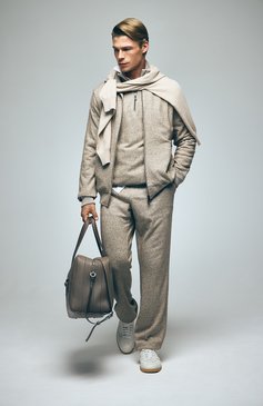 Мужской хлопковый джемпер BRUNELLO CUCINELLI бежевого цвета, арт. M29400100 | Фото 6 (Длина (для топов): Стандартные; Материал вне�шний: Хлопок; Рукава: Длинные; Принт: Без принта; Мужское Кросс-КТ: Джемперы; Вырез: Круглый; Стили: Кэжуэл; Материал сплава: Проставлено; Драгоценные камни: Проставлено)