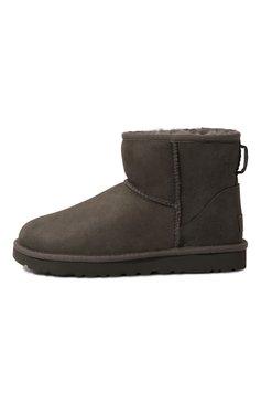 Женские замшевые полусапоги classic mini ii UGG темно-серого цвета, арт. UGSCLMGY1016222W | Фото 4 (Подошва: Платформа; Каблук высота: Без каблука; Материал утеплителя: Натуральный мех; Материал сплава: Проставлено; Высота голенища: Низкие; Каблук тип: Устойчивый; Драгоценные камни: Проставлено; Материал внешний: Замша)