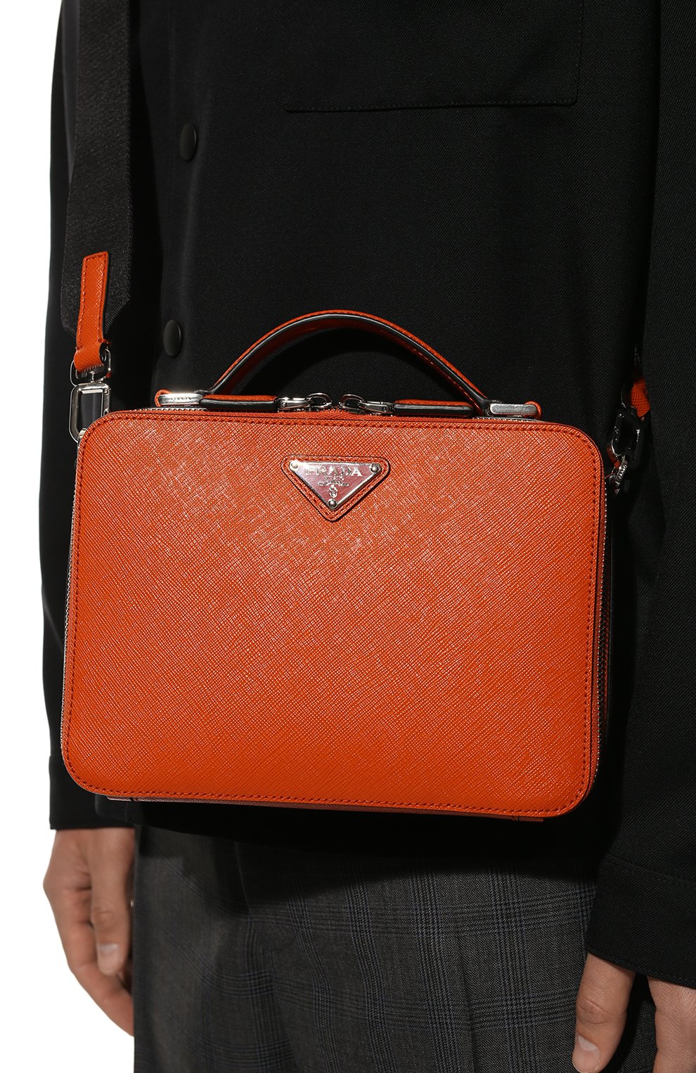 Кожаная сумка PRADA оранжевого цвета по цене 215000 руб., арт. 2VH069-9Z2-F0S73-YMI, фото 2 Кожаная сумка PRADA, арт. 2VH069-9Z2-F0S73-YMI, фото 2